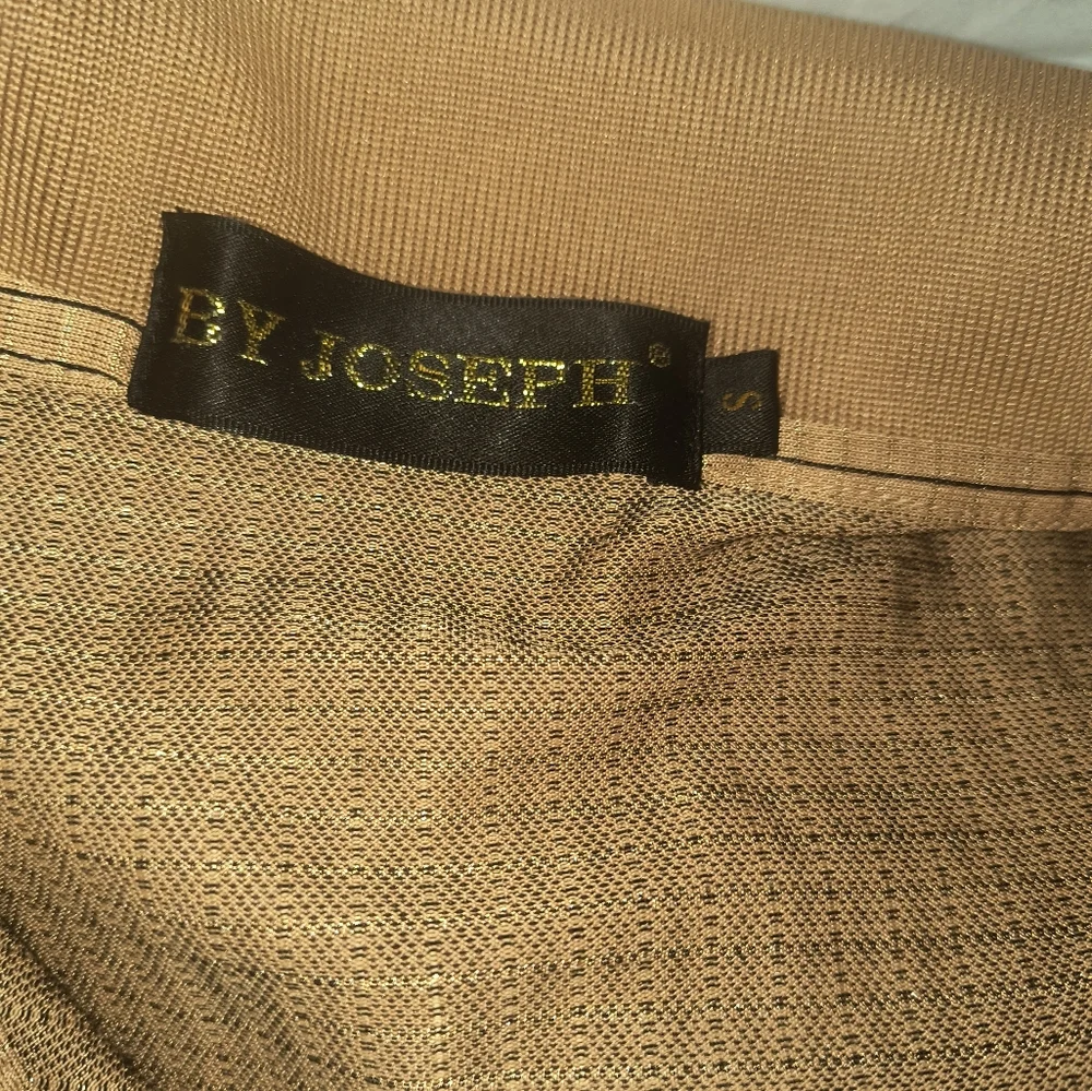 5 men's small shirts.  Misc brands.one need mended see photos.Euc - Picture 8 of 12